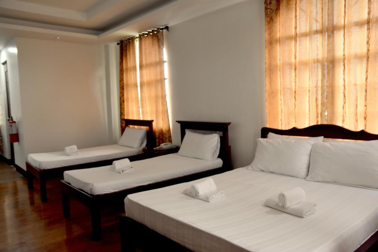 Isla De Oro Hotel Mamburao Екстер'єр фото
