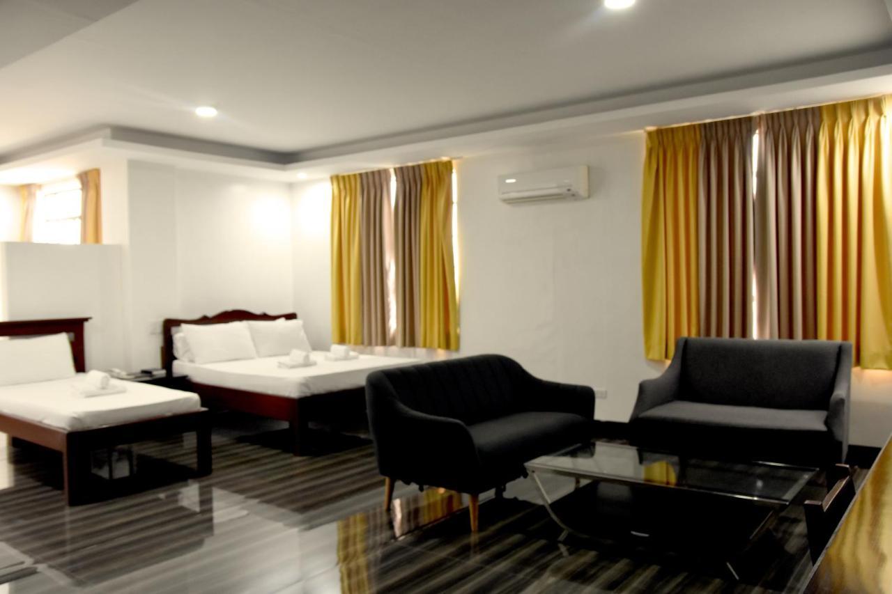 Isla De Oro Hotel Mamburao Екстер'єр фото