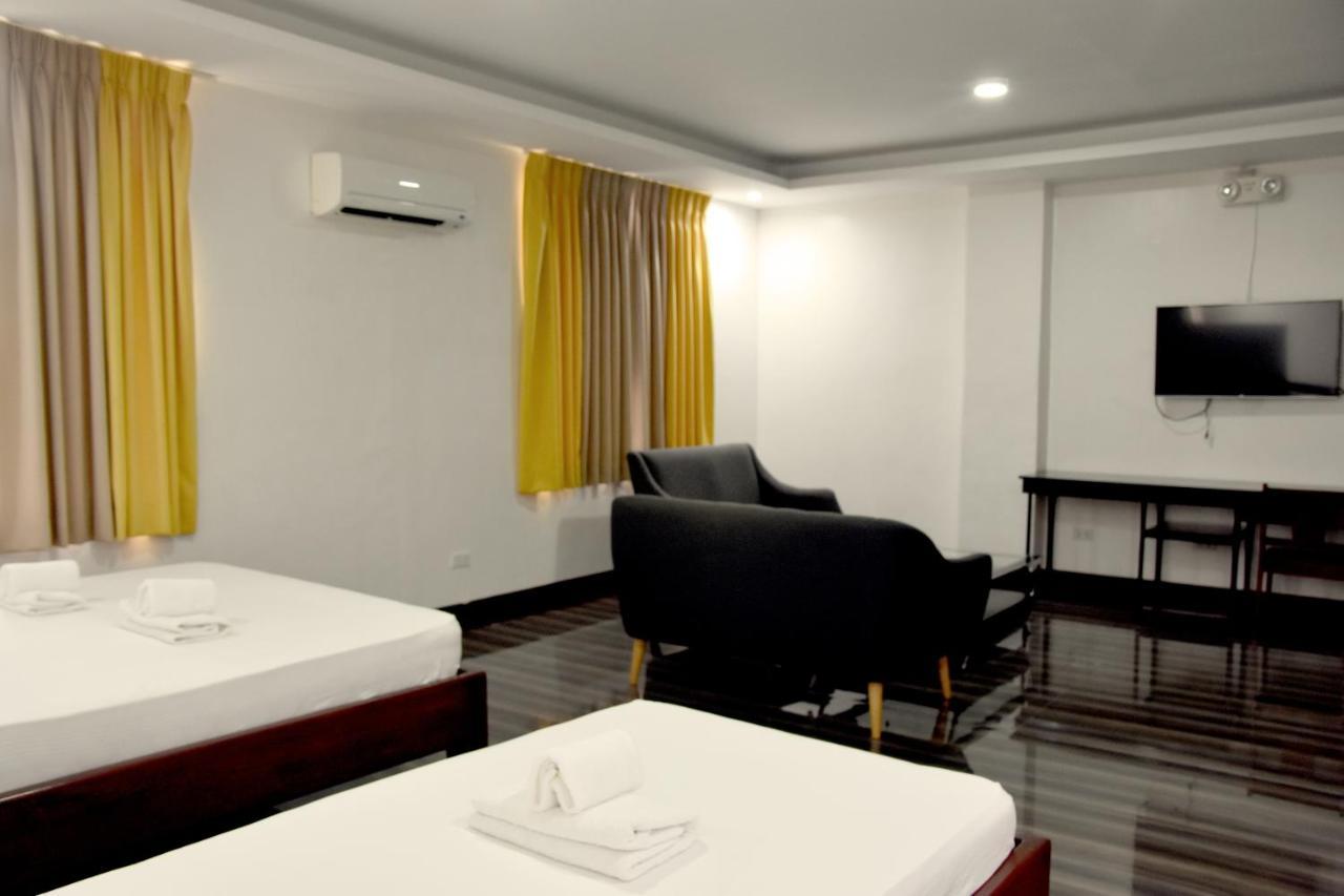 Isla De Oro Hotel Mamburao Екстер'єр фото