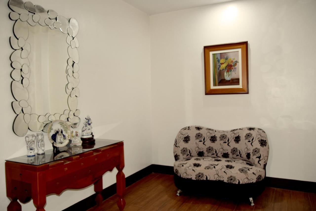 Isla De Oro Hotel Mamburao Екстер'єр фото
