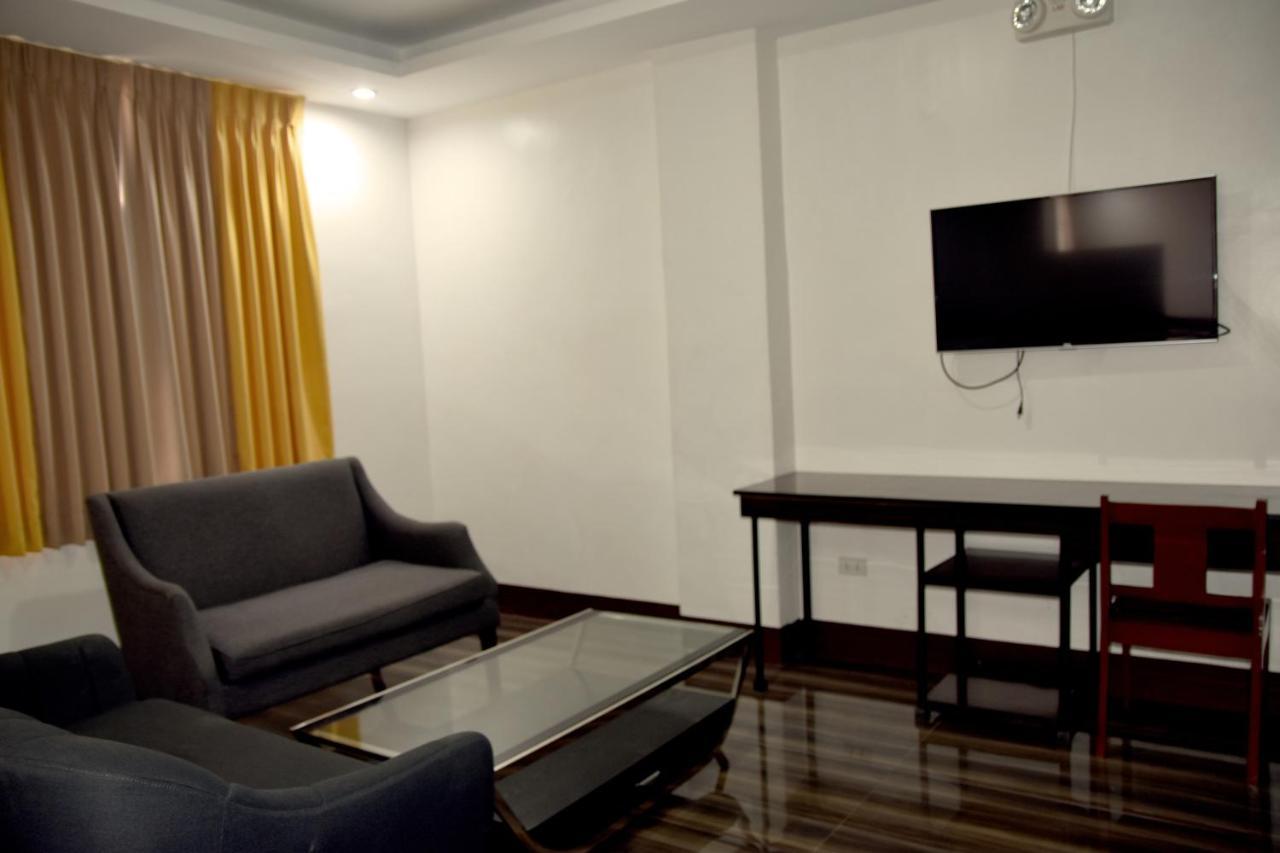 Isla De Oro Hotel Mamburao Екстер'єр фото