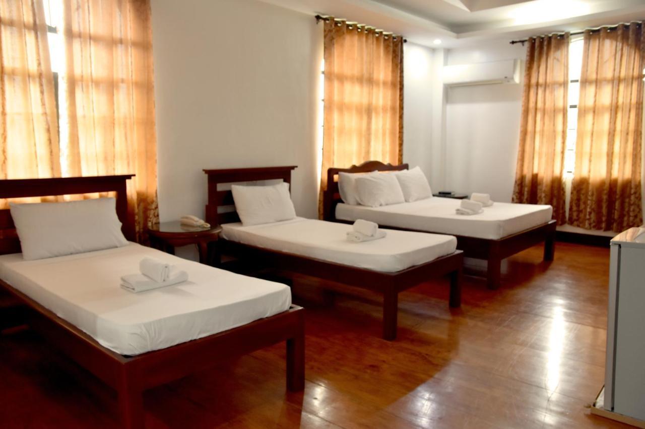 Isla De Oro Hotel Mamburao Екстер'єр фото