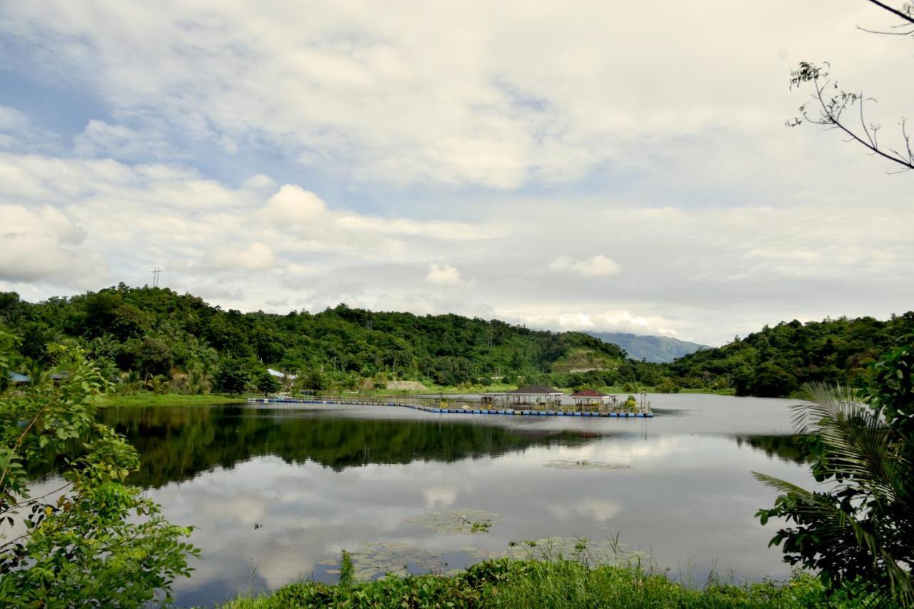 Isla De Oro Hotel Mamburao Екстер'єр фото
