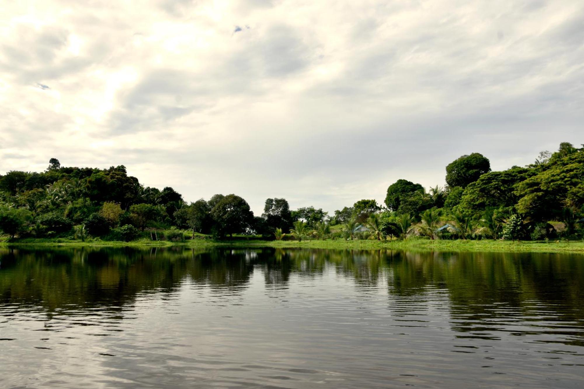 Isla De Oro Hotel Mamburao Екстер'єр фото