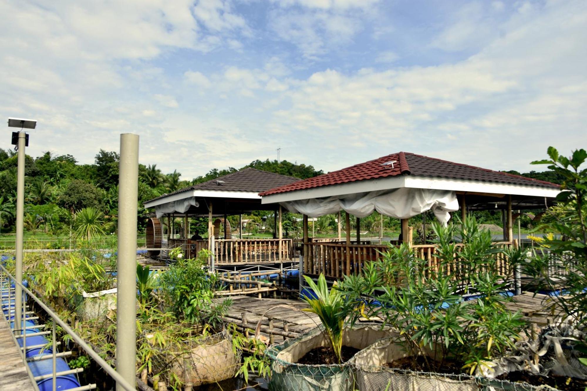 Isla De Oro Hotel Mamburao Екстер'єр фото