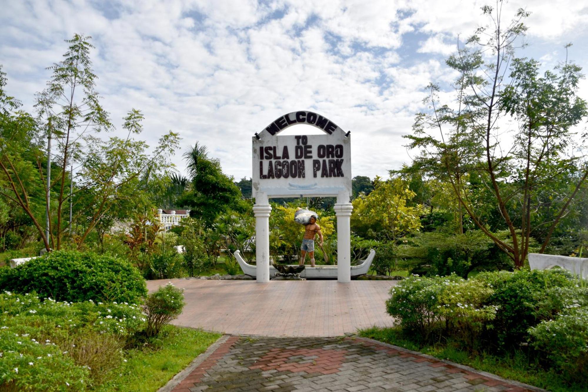 Isla De Oro Hotel Mamburao Екстер'єр фото